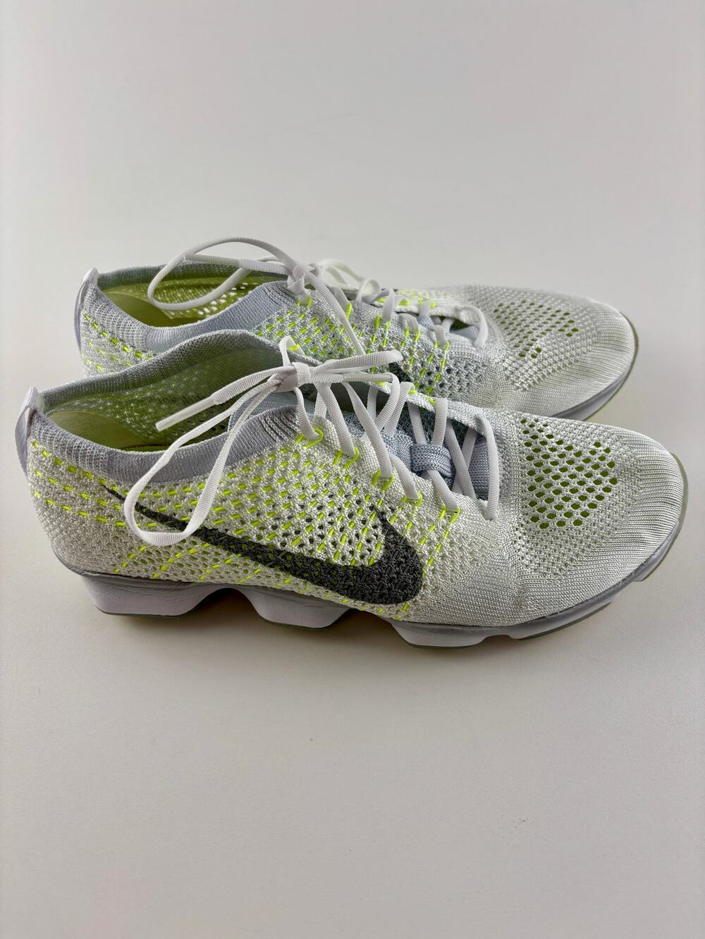 Nike Flyknit Trainer Running Shoes Women’s 8.5 White Volt Gray Sneakers Athletic